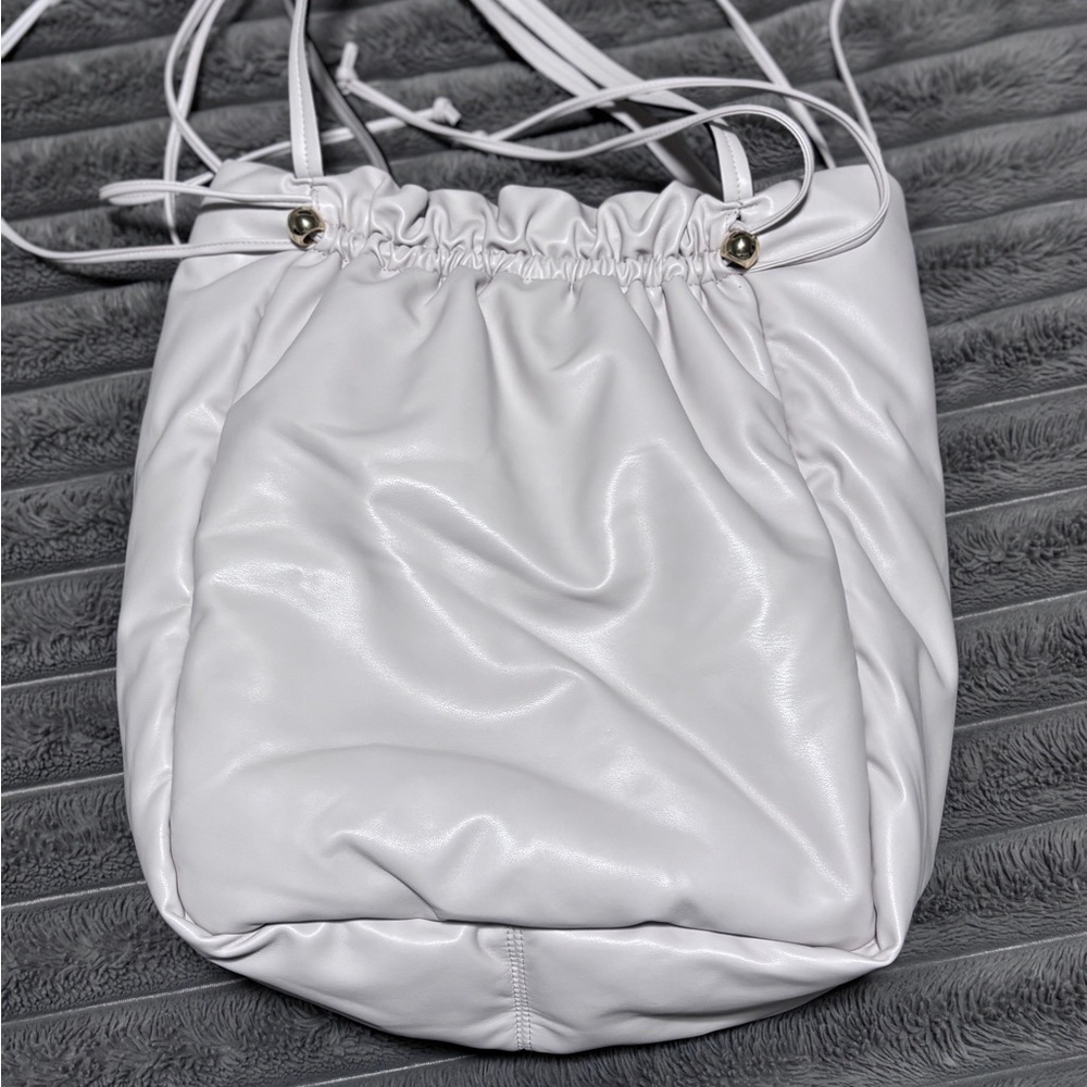 Victoria's Secret Vegan Leather Cinch Tote Bag - Picture 4 of 7